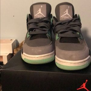 Jordan 4 green glow